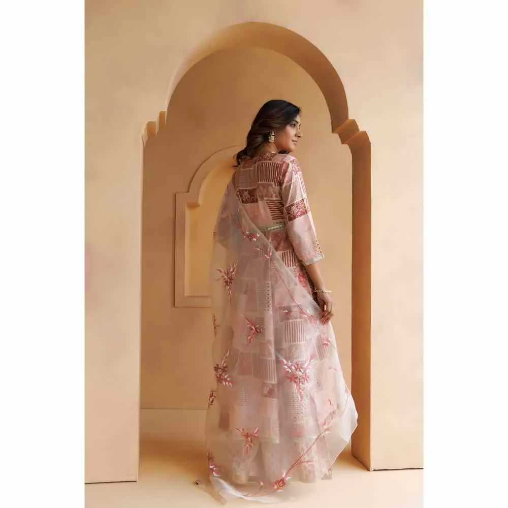 Geroo Jaipur Pink Maroon Printed Kurta with Pant and Hand painted Organza Dupatta (Set of 3)